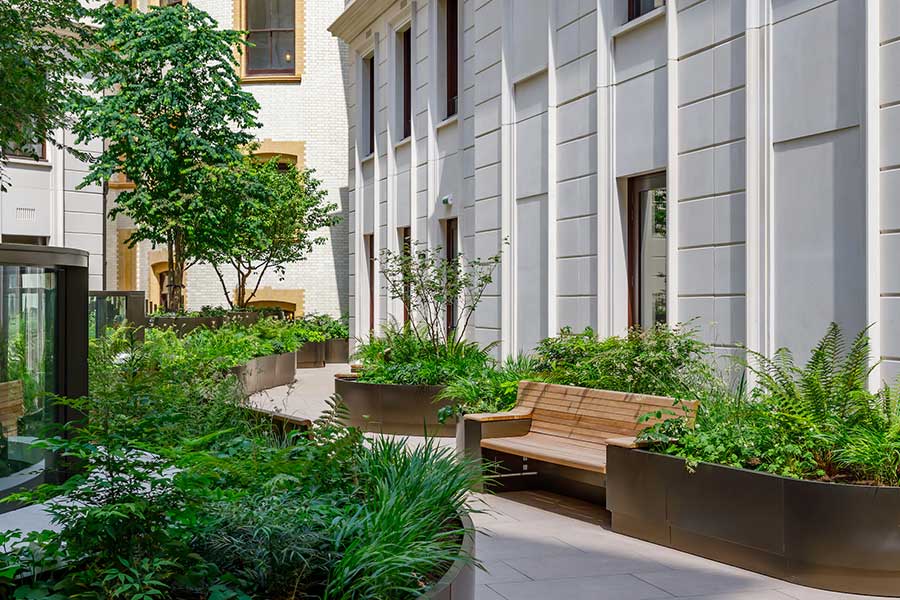 courtyard planter seating