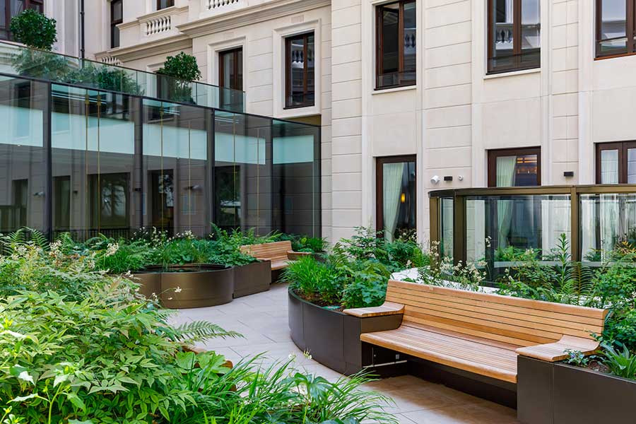 courtyard planter seating