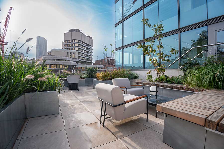 The Met Building outdoor seating