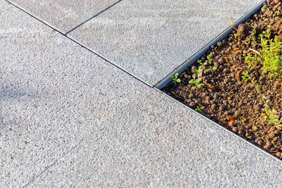 Paving edge