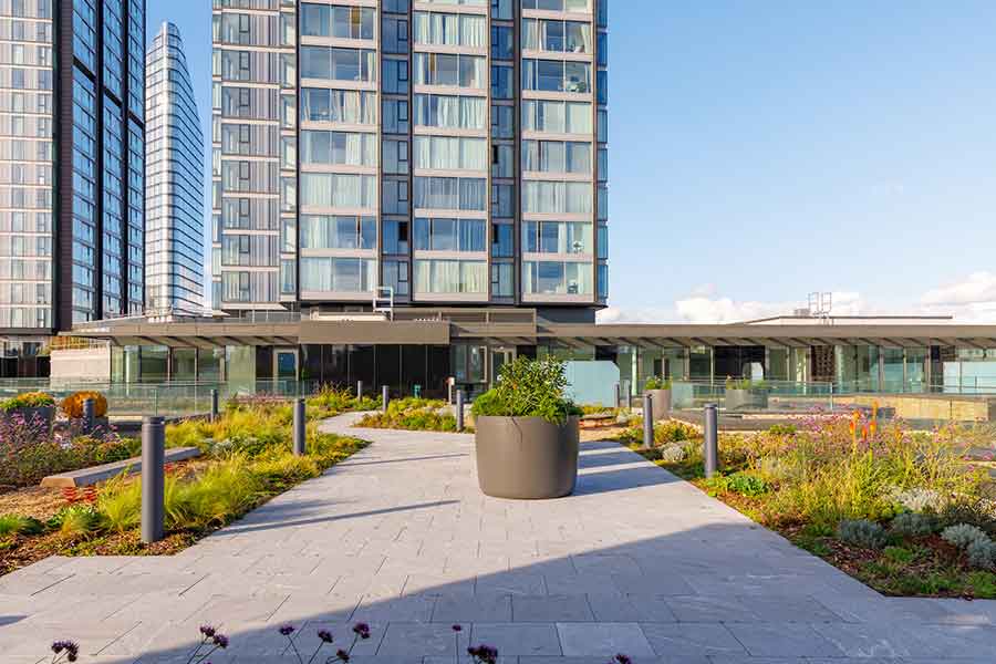 250 City Road terrace and planter