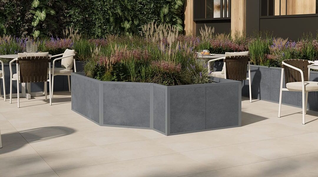 TerraSmart Eiger Porcelain Planter Nero Finish