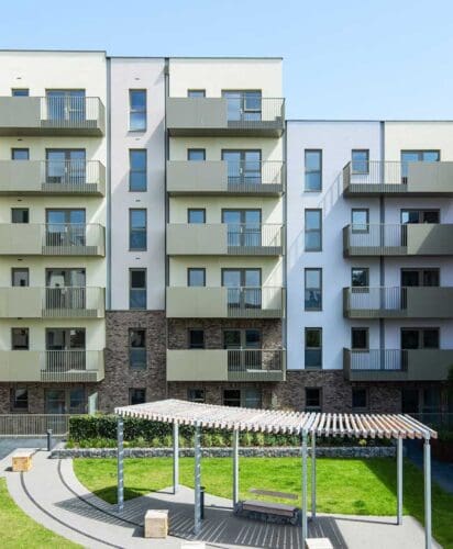 Linear Frame Balustrade - The Limes